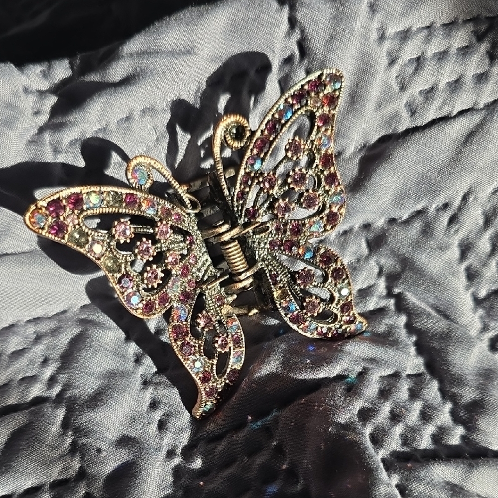 💚5/$20💚Elegant Butterfly Hair Clip with Multicolor Accents